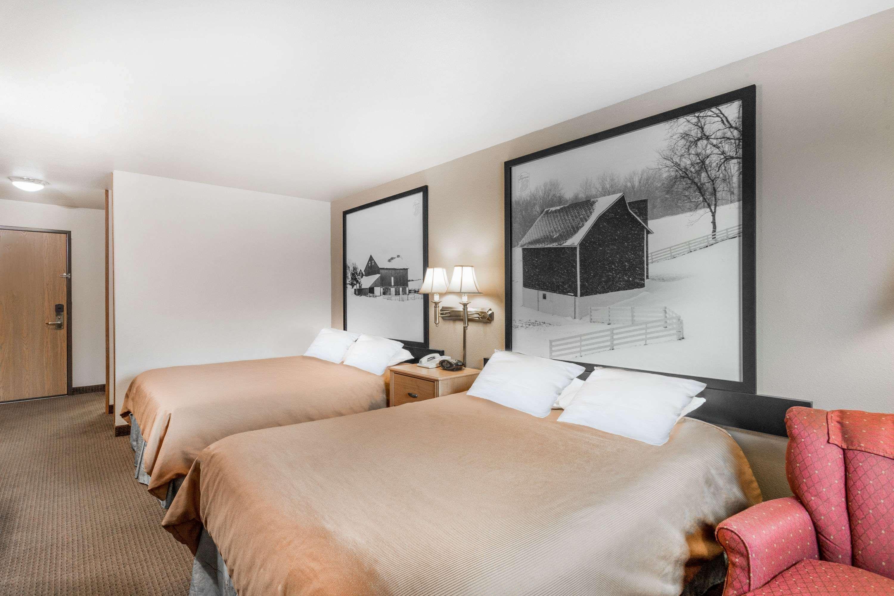 Super 8 By Wyndham Monroe Wi Ξενοδοχείο Εξωτερικό φωτογραφία