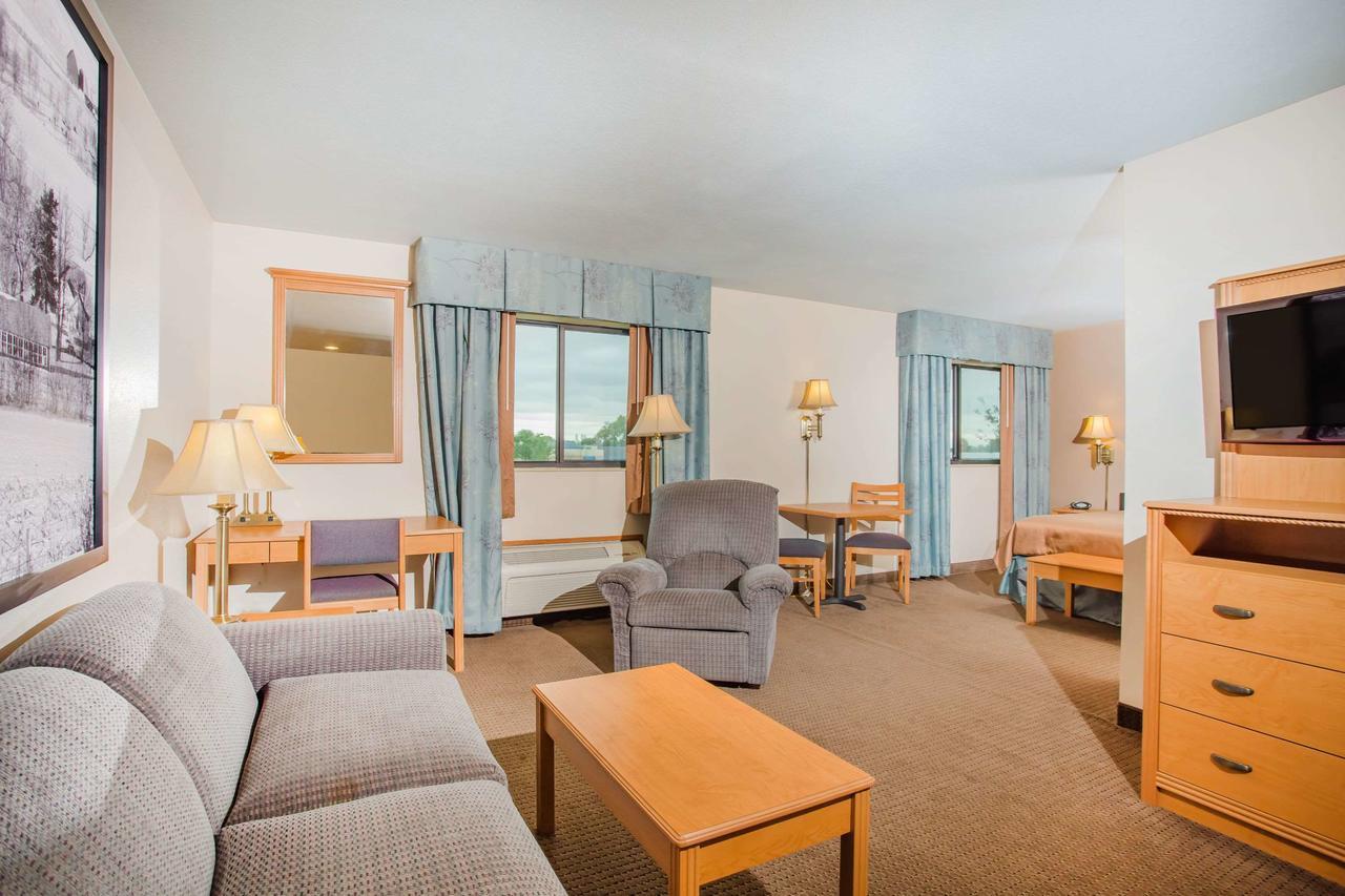 Super 8 By Wyndham Monroe Wi Ξενοδοχείο Εξωτερικό φωτογραφία