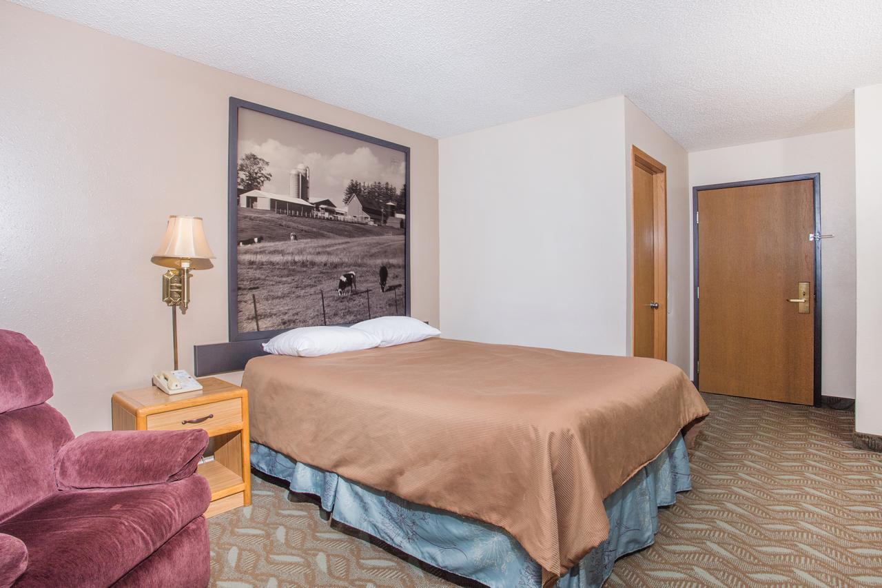 Super 8 By Wyndham Monroe Wi Ξενοδοχείο Εξωτερικό φωτογραφία